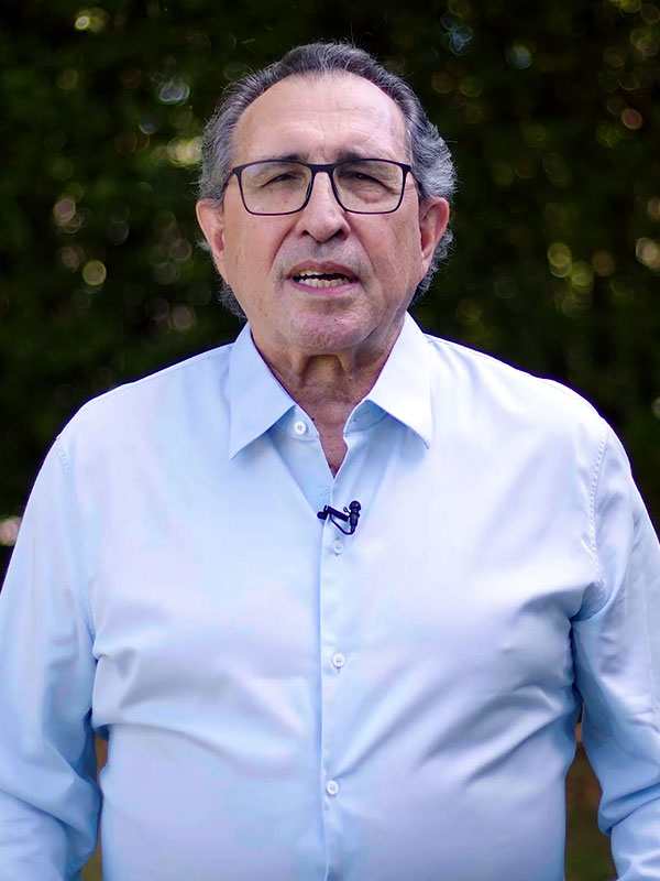 Dr. Julio Quialheiro